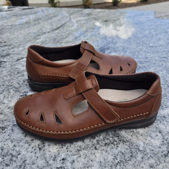 SAS Women's Roamer Slip On Loafer Chestnut Sz 9 Leather - Picture 8 of 16